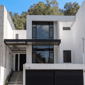 ALQUILER Casa residencial de 313m2 en Colonia Oakland